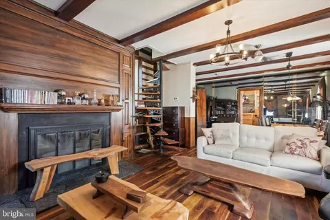 815 W Springfield Rd, Springfield, PA 19064 photo 2
