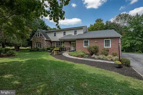39 W Forge Rd, Glen Mills, PA 19342