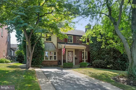 1519 Sunnyhill Ln, Havertown, PA 19083