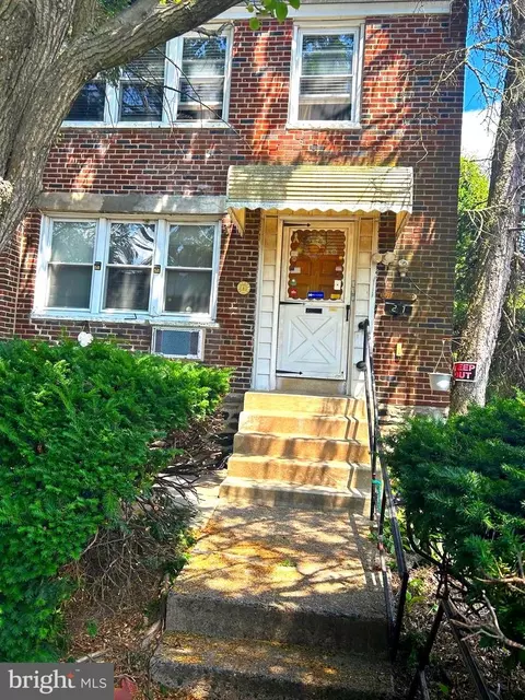 27 Stephan Ct, Millbourne, PA 19082