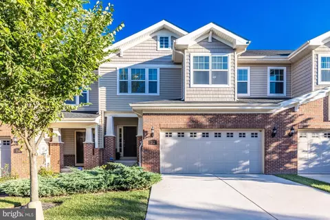 212 Elton Farm Cir, Glen Mills, PA 19342