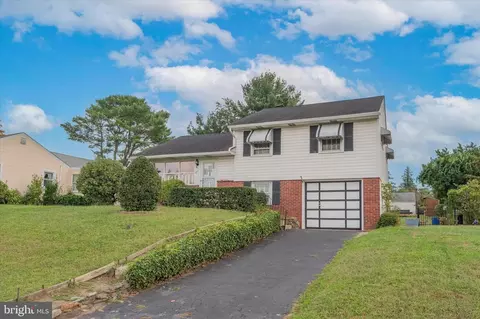 211 Lawrence Rd, Broomall, PA 19008