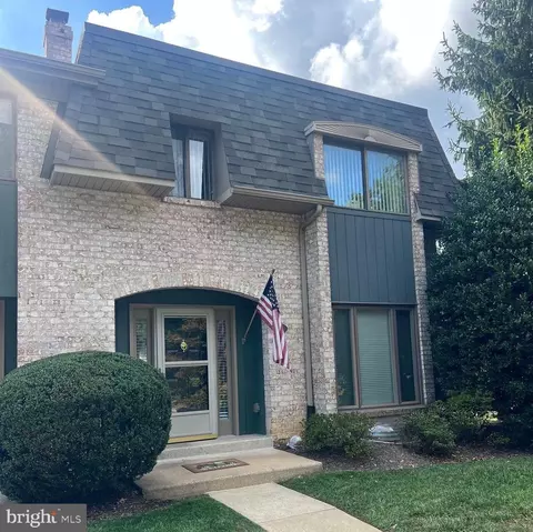 945 Putnam Blvd #102, Wallingford, PA 19086