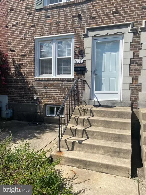 951 Brenton Rd, Drexel Hill, PA 19026