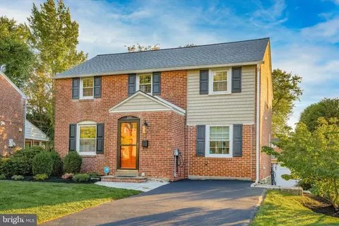 108 Hickory Ln, Bryn Mawr, PA 19010