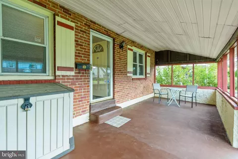 874 Springhill Rd, Secane, PA 19018 photo 3