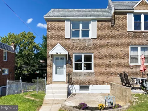 5219 Westbrook Dr, Clifton Heights, PA 19018