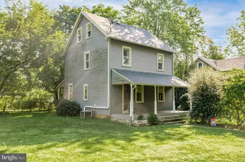 209 Berry Ln, Media, PA 19063