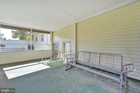 2415 E Helms Mnr, Marcus Hook, PA 19061 photo 22