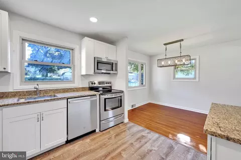 2415 E Helms Mnr, Marcus Hook, PA 19061 photo 10