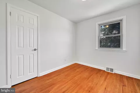 2415 E Helms Mnr, Marcus Hook, PA 19061 photo 15
