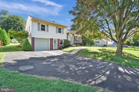 2415 E Helms Mnr, Marcus Hook, PA 19061