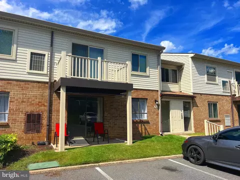 280 Bridgewater Rd #K-8, Brookhaven, PA 19015