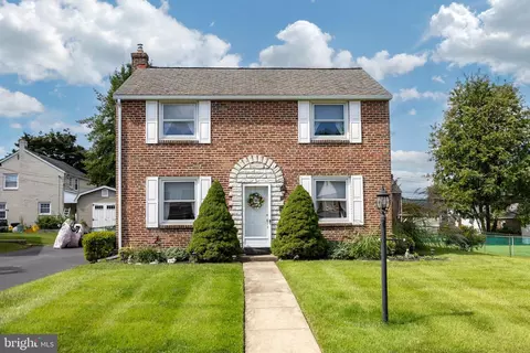 42 Barbara Dr, Springfield, PA 19064