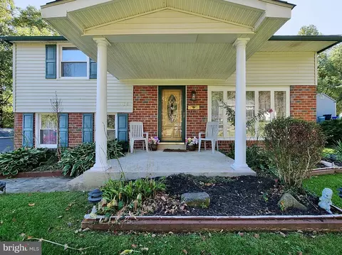 428 Garden Ln, Aston, PA 19014