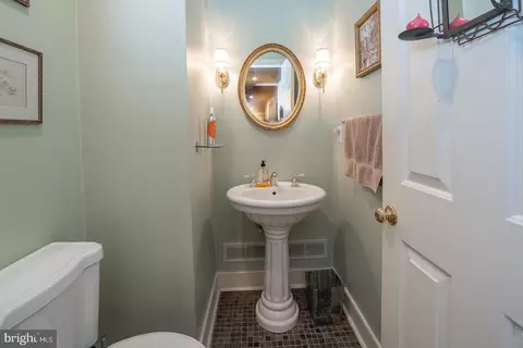 41 Greythorne Woods Cir, Wayne, PA 19087 photo 9
