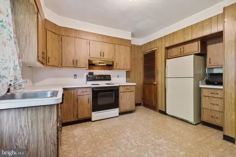 7 Plaza St, Marcus Hook, PA 19061 photo 10