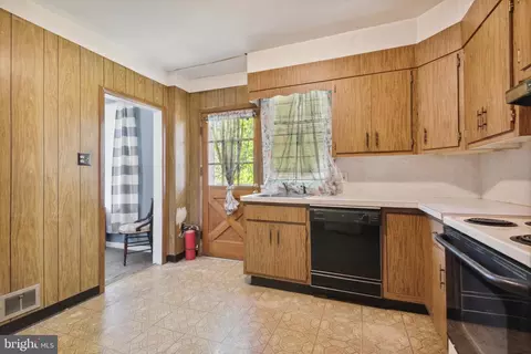 7 Plaza St, Marcus Hook, PA 19061 photo 11