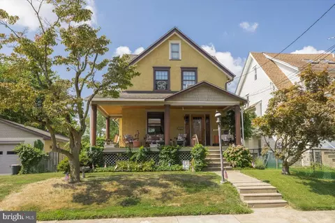 54 S Elm Ave, Aldan, PA 19018