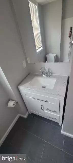 30 Chestnut St, Marcus Hook, PA 19061 photo 5