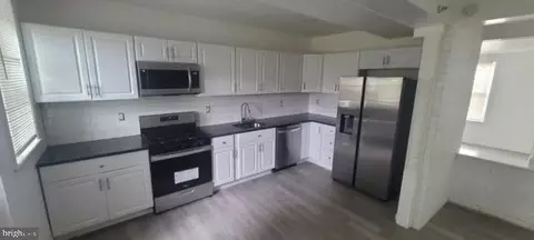 30 Chestnut St, Marcus Hook, PA 19061