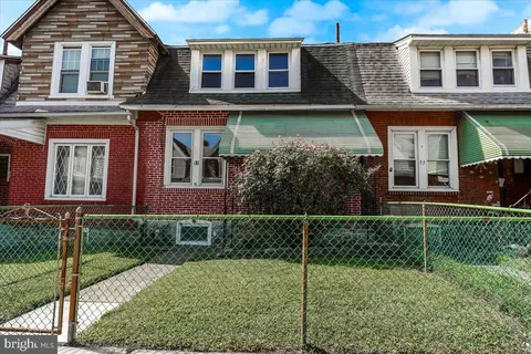51 Spruce St, Marcus Hook, PA 19061 photo 2