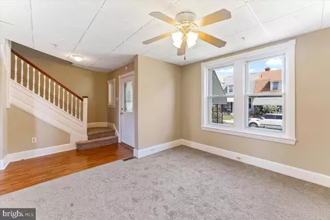 51 Spruce St, Marcus Hook, PA 19061 photo 4