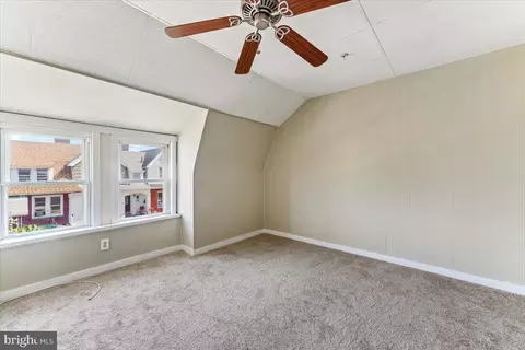 51 Spruce St, Marcus Hook, PA 19061 photo 13