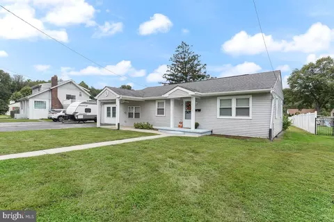 2310 3rd Ave, Marcus Hook, PA 19061