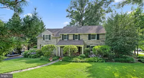 35 Forest Ln, Swarthmore, PA 19081