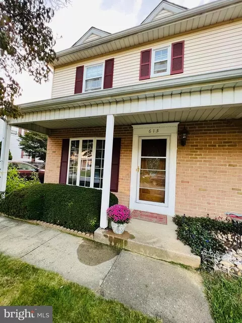 615 E Wiltshire Dr, Wallingford, PA 19086