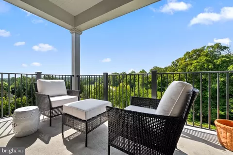 6203 Parkview Dr, Haverford, PA 19041