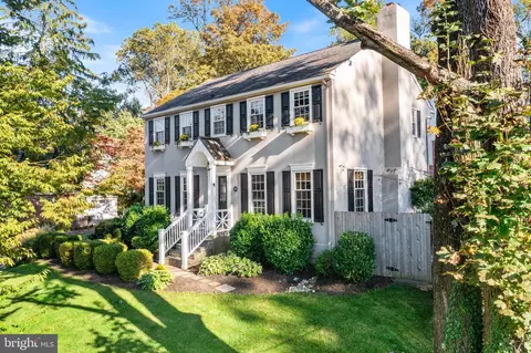 508 Saint Davids Rd, Wayne, PA 19087