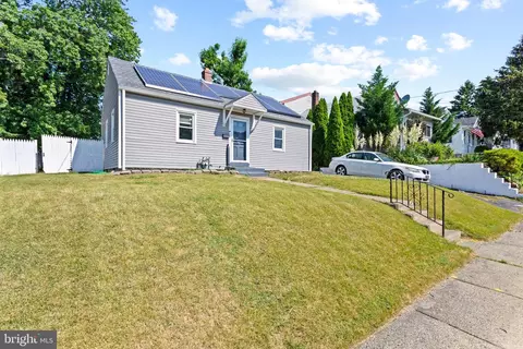 137 Henderson Ave, Norwood, PA 19074