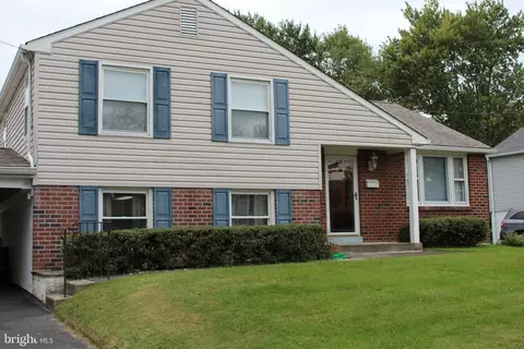 4438 School Ln, Brookhaven, PA 19015