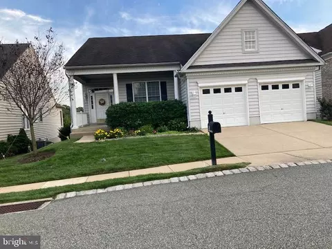 14 N Valentine Dr, Garnet Valley, PA 19061