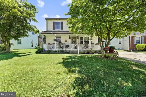 312 W Love Ln, Norwood, PA 19074