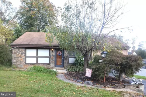 366 Windsor Park Ln, Havertown, PA 19083