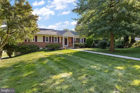 125 Brookside Rd, Newtown Square, PA 19073