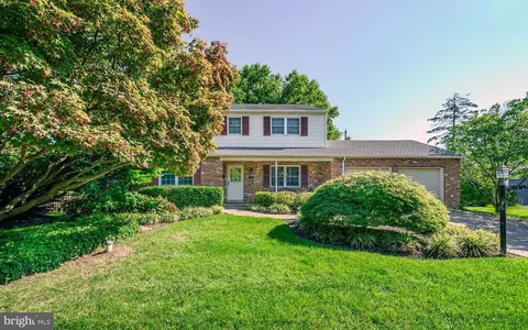 461 Brookfield Rd, Drexel Hill, PA 19026