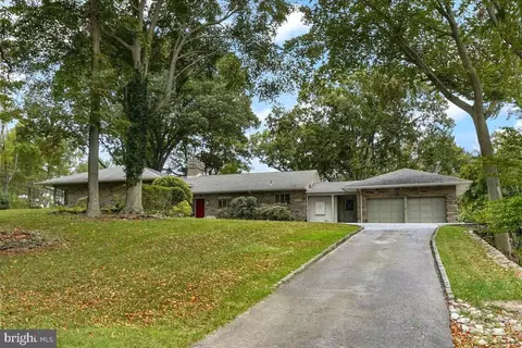 146 Lakeview Dr, Media, PA 19063