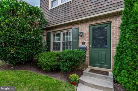 201 Bloomingdale Ave #5, Wayne, PA 19087
