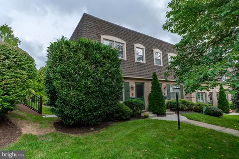 201 Bloomingdale Ave #5, Wayne, PA 19087 photo 2