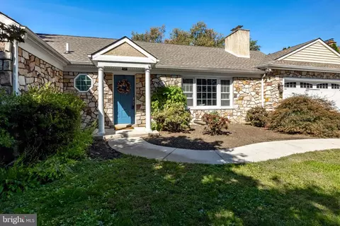 110 Ridgefield Rd, Newtown Square, PA 19073