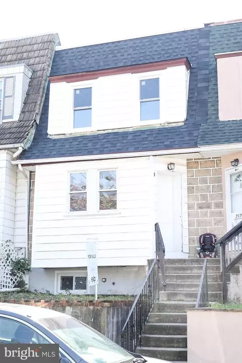 7172 Ruskin Ln, Upper Darby, PA 19082