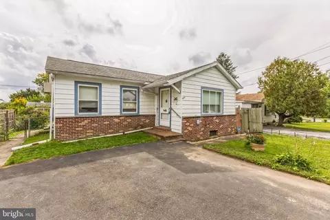 423 E Dutton Mill Rd, Brookhaven, PA 19015