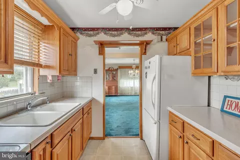 423 E Dutton Mill Rd, Brookhaven, PA 19015 photo 9