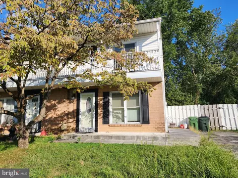 616 E Wiltshire Dr, Wallingford, PA 19086