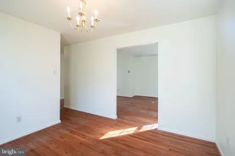 5 Liberty Ct, Marcus Hook, PA 19061 photo 8