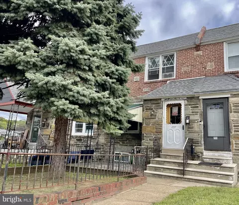 257 W Bayberry Ln, Upper Darby, PA 19082